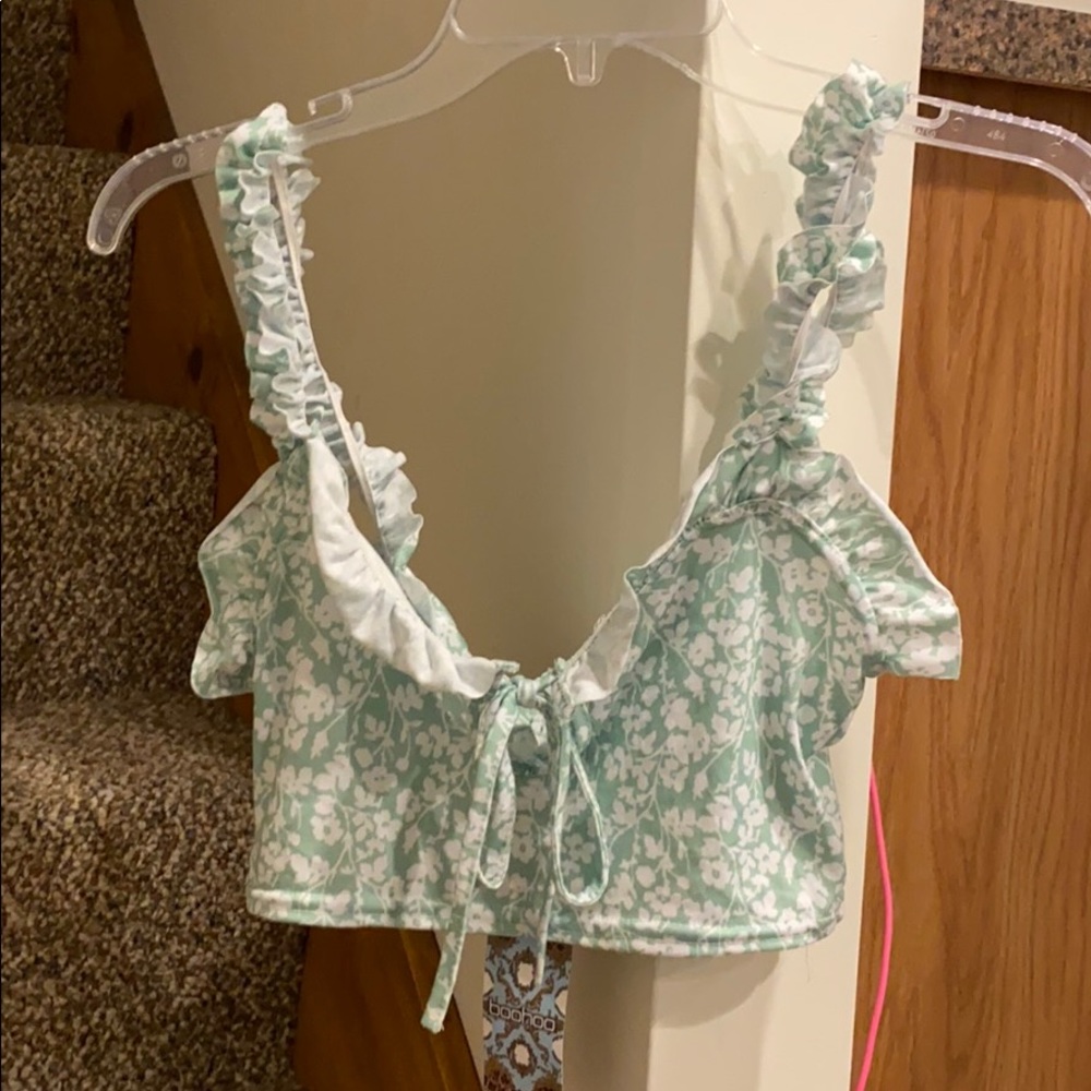 Boohoo crop top